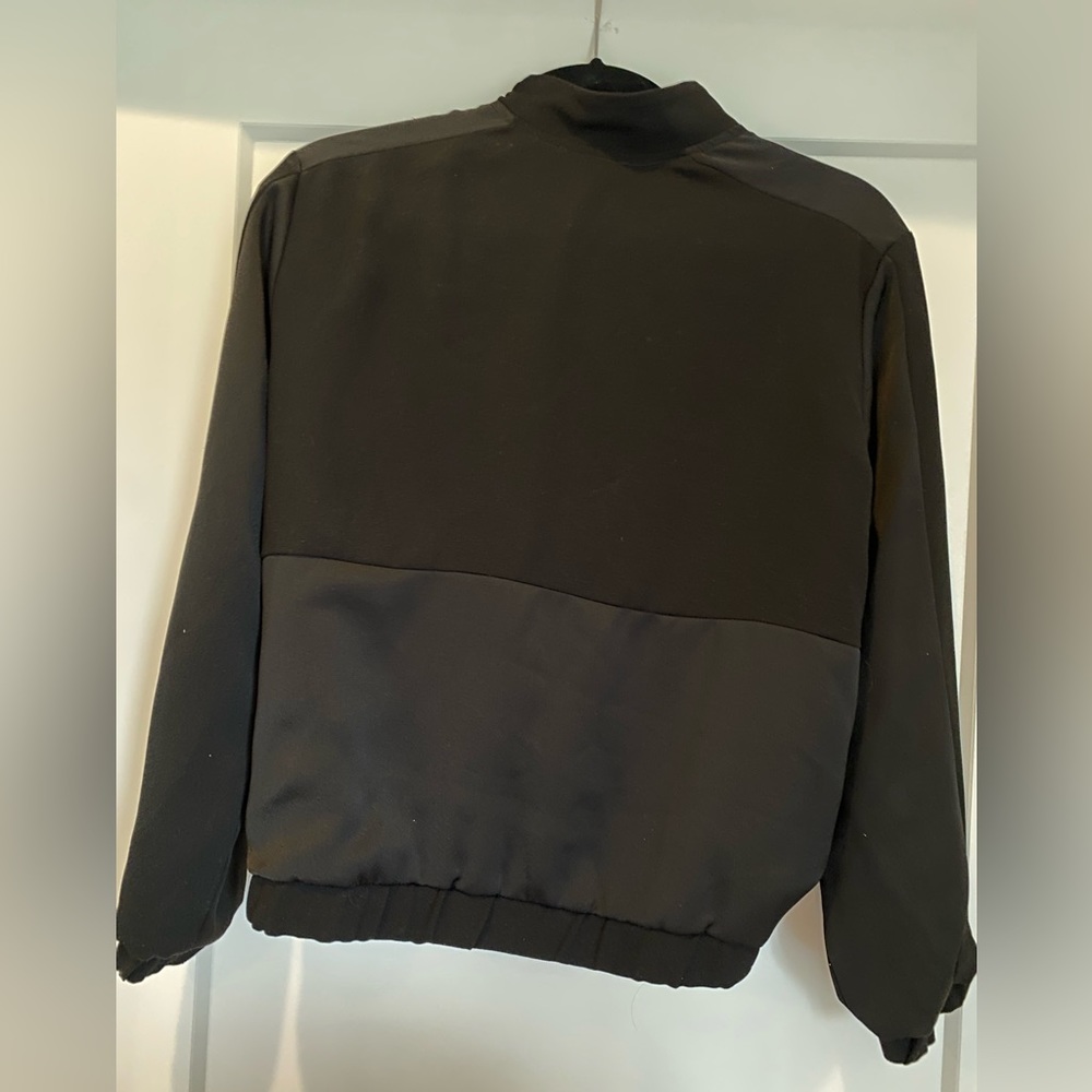 NWOT-Topshop Black Polyester Full Zip Lightweight bomber jacket w/pockets Size 4 - Picture 3 of 5